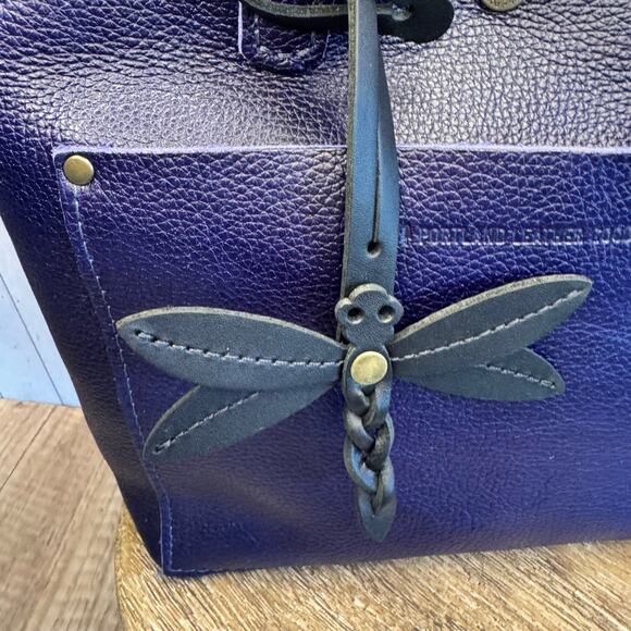 Portland Leather Dragonfly Charm Black FAST SHIP Neutral Purse Charm NEW! - Picture 3 of 3
